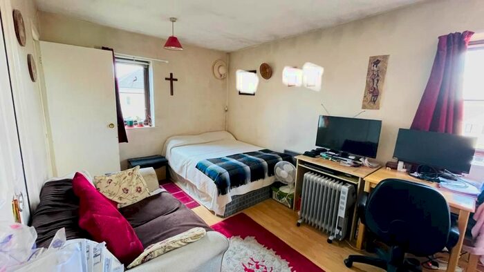 Studio To Rent In Rose Court / Vicars Bridge, Wembley, HA0