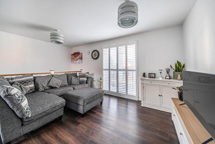 2 Bedroom Apartment For Sale In Worrall Drive, Wouldham, Rochester, ME1