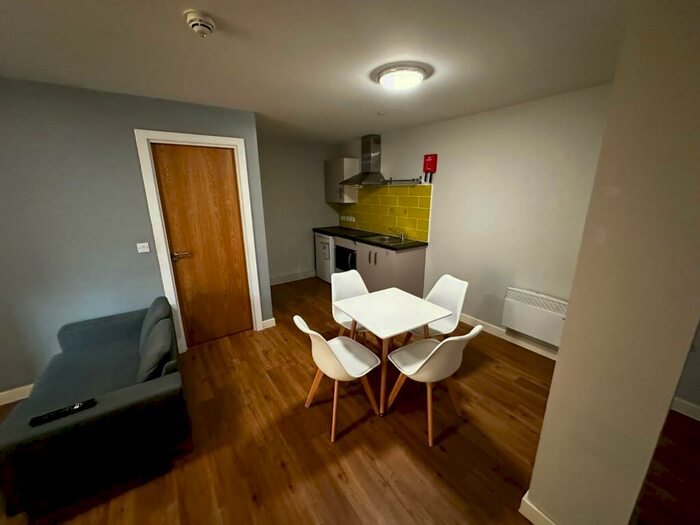 1 Bedroom Apartment To Rent In Queen Street, Sheffield, South Yorkshire, S1