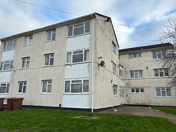 3 Bedroom Maisonette To Rent In Miers Close, Barne Barton, Plymouth, PL5