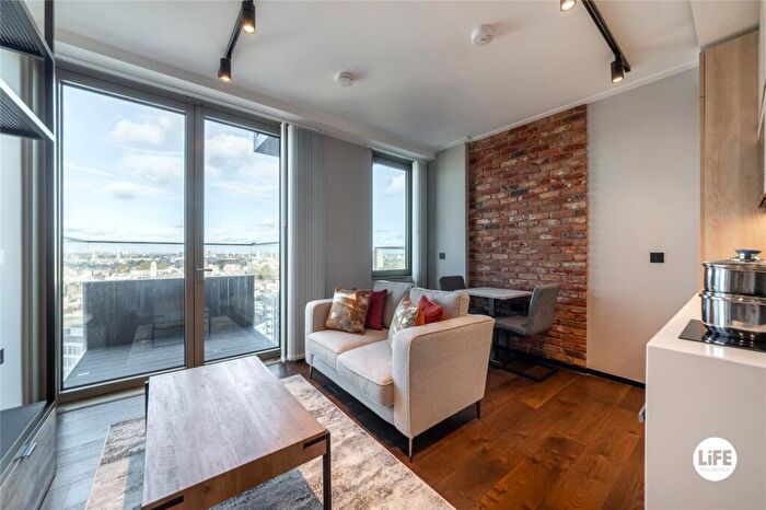 Apartment To Rent In Hewett Street, London, EC2A