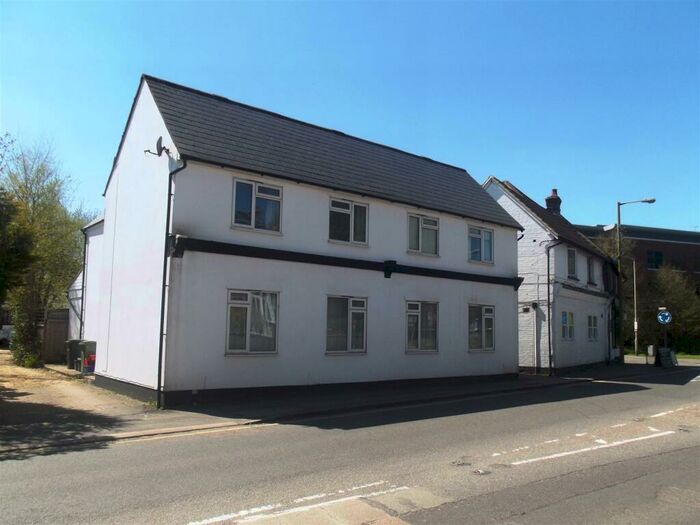 Flat To Rent In Lower Luton Road, Harpenden, AL5