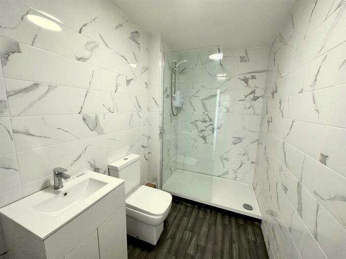 2 Bedroom Apartment To Rent In Park Terrace, Waterloo, Liverpool, L22