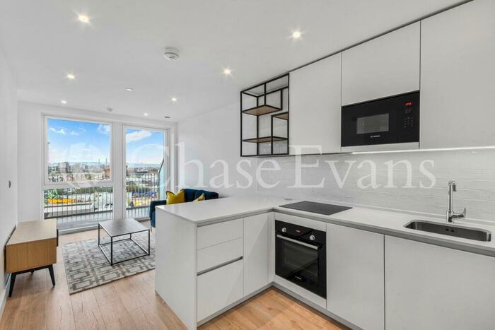 Studio To Rent In Lavey House, Grand Union, Wembley, HA0