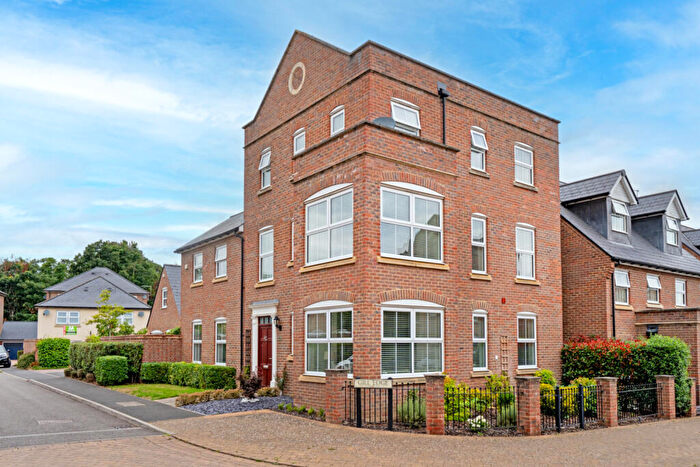 5 Bedroom Detached House For Sale In Gill Edge, Stansted, Essex, CM24