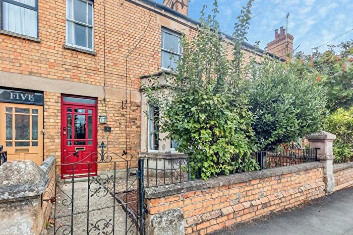 3 Bedroom Terraced House For Sale In Kings Road, Stamford, PE9