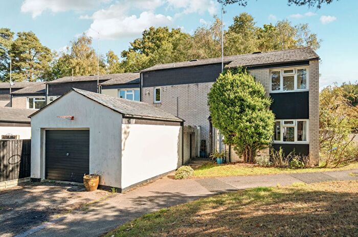 5 Bedroom End Terrace House For Sale In Overlord Close, Camberley, GU15