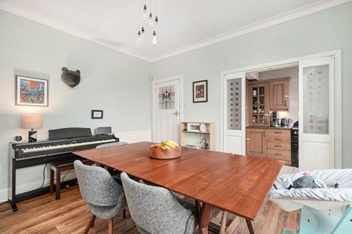 3 Bedroom Terraced House For Sale In Nether Auldhouse Road, Newlands, Glasgow, G43