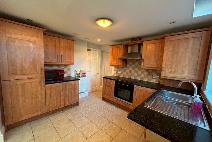 1 Bedroom Flat To Rent In John Street, Wakefield, WF1