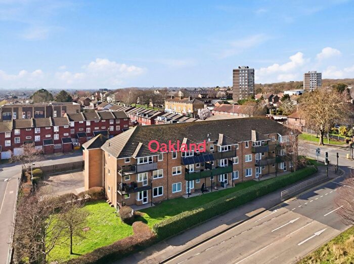 2 Bedroom Flat For Sale In Hawkesbury Close, Ilford, IG6