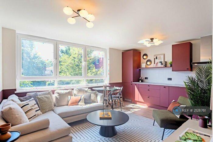 4 Bedroom Flat To Rent In Hervey Court, London, SW11