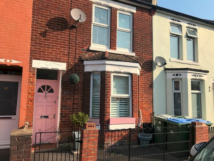 2 Bedroom Terraced House To Rent In Grove Road, Southampton, SO15
