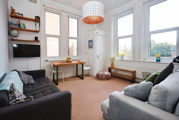 2 Bedroom Flat For Sale In Norwich Avenue West, Bournemouth, BH2