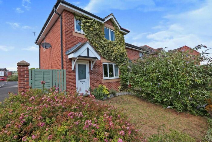 3 Bedroom Semi-Detached House For Sale In Shirland Close, Sheffield, South Yorkshire, S9
