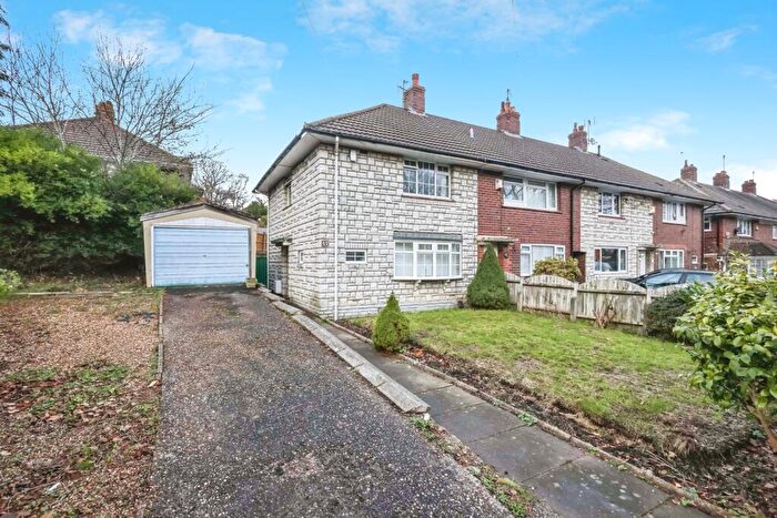 3 Bedroom End Of Terrace House For Sale In Gregory Avenue, Birmingham, West Midlands, B29