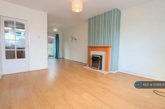 3 Bedroom Terraced House To Rent In Springfield Rise, Horsforth, Leeds, LS18