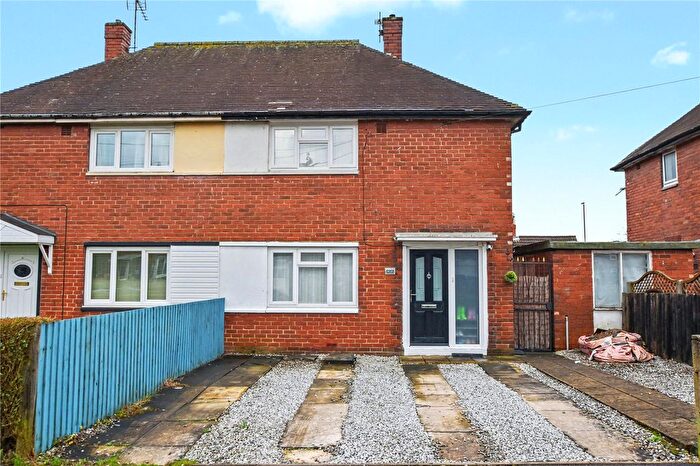 2 Bedroom Semi Detached House For Sale In Newlands Drive, Morley, Leeds, West Yorkshire, LS27