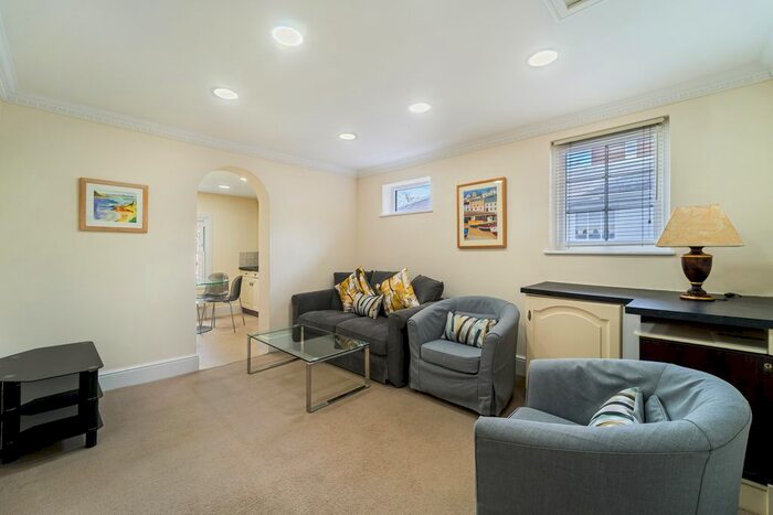 1 Bedroom Flat To Rent In Haven Green, Ealing, London, W5