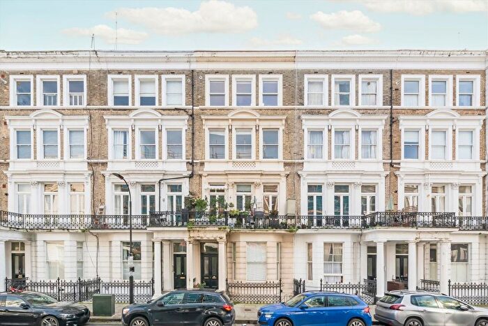 2 Bedroom Flat For Sale In Castletown Road, London, W14