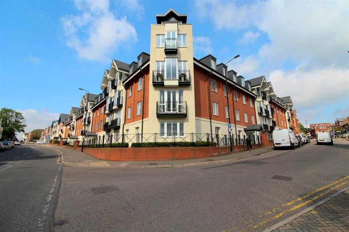 2 Bedroom Flat To Rent In Benedictine Place, London Road, St Albans, AL1