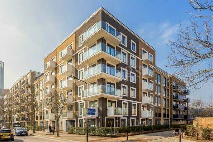 2 Bedroom Apartment To Rent In Fairmont House, Albatross Way, Canada Waters, Surrey Quays, London, SE16