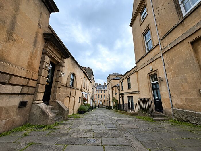 1 Bedroom Flat To Rent In Hay Hill, Bath, Somerset, BA1