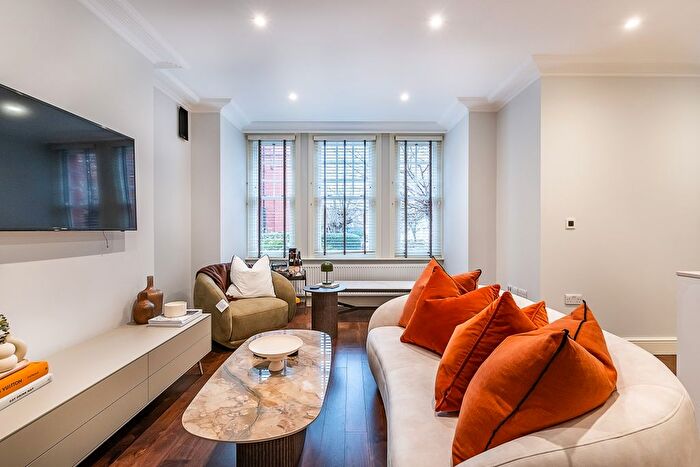 3 Bedroom Flat To Rent In King Street, London, W6