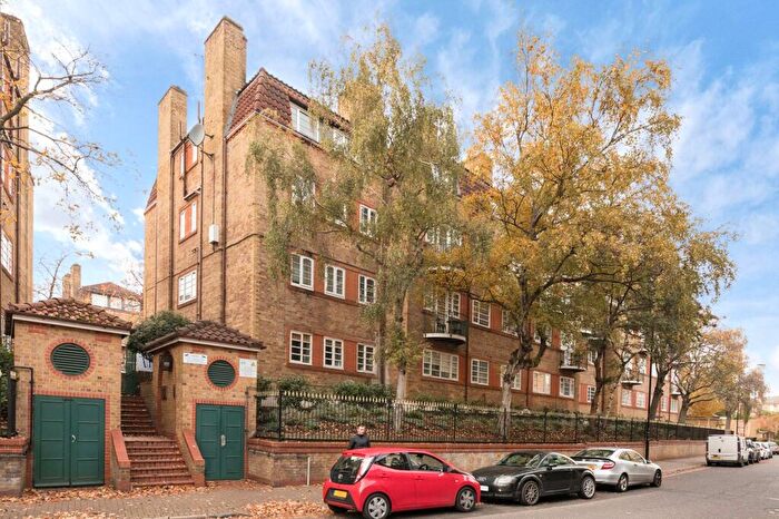 1 Bedroom Flat To Rent In Acorn Walk, Surrey Quays, SE16