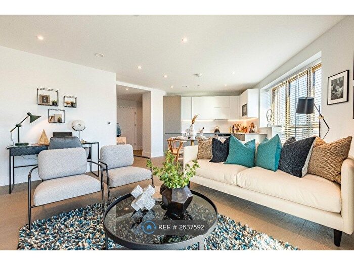 2 Bedroom Flat To Rent In Jasmine House, Brentford, TW8