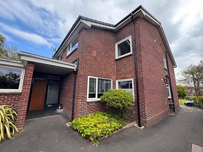 2 Bedroom Flat To Rent In Bassett Green Village, Southampton, Hampshire, SO16