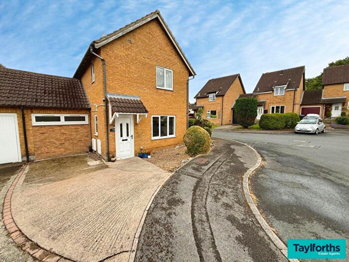 3 Bedroom Link Detached House For Sale In Chadwell Springs, Bingley, BD16