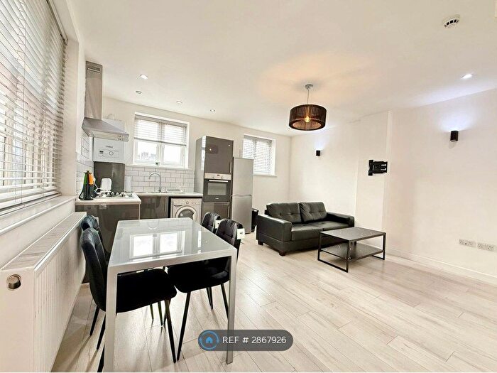 1 Bedroom Flat To Rent In Kennington Road, London, SE11