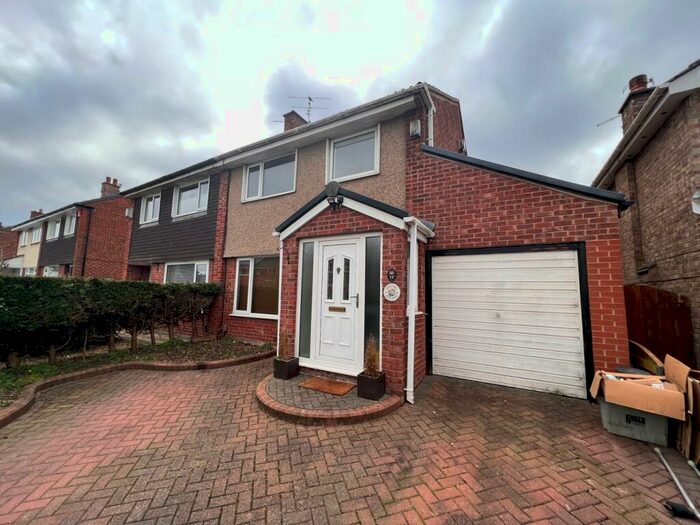 3 Bedroom Semi-Detached House To Rent In Beechway, Penwortham, Preston, PR1