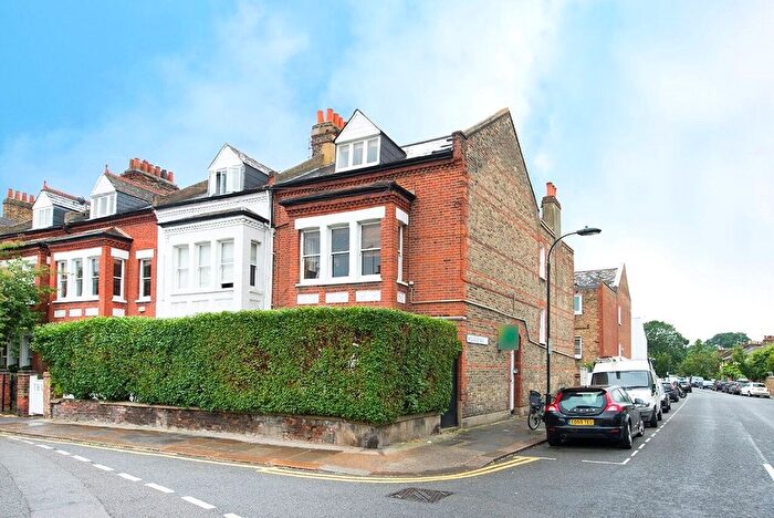 1 Bedroom Flat To Rent In Dalling Road, London, W6