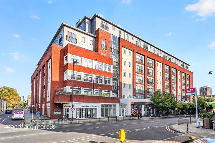 2 Bedroom Flat For Sale In Manor Road, Wallington, SM6