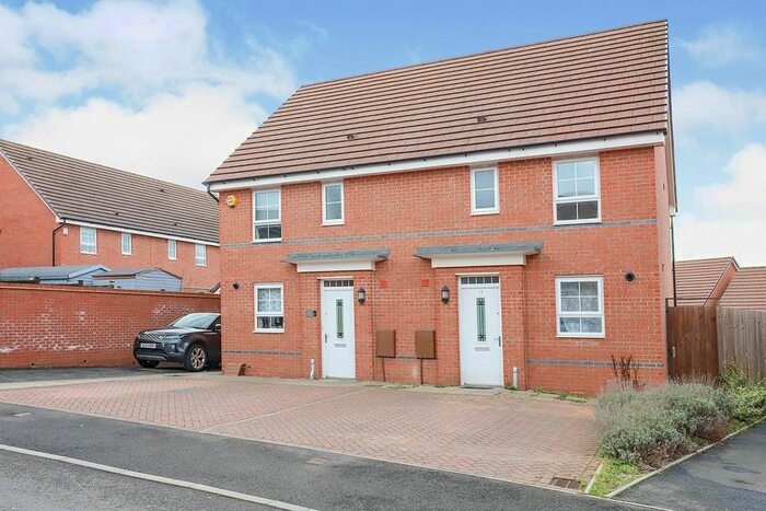 3 Bedroom Semi-Detached House To Rent In Croft Gardens, Wolverhampton, WV10