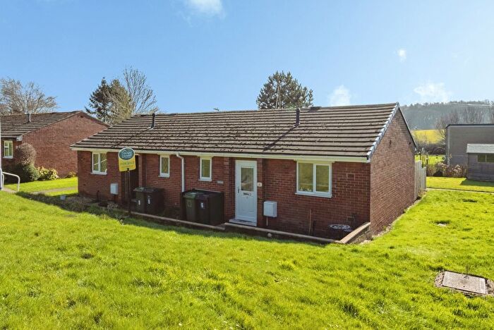 1 Bedroom Bungalow For Sale In Pinfold Close, Flockton, Wakefield, West Yorkshire, WF4