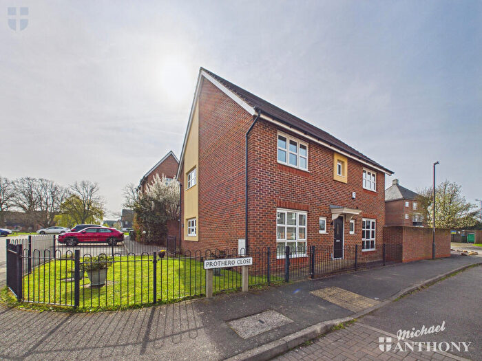 4 Bedroom Detached House For Sale In Prothero Close, Aylesbury, HP21