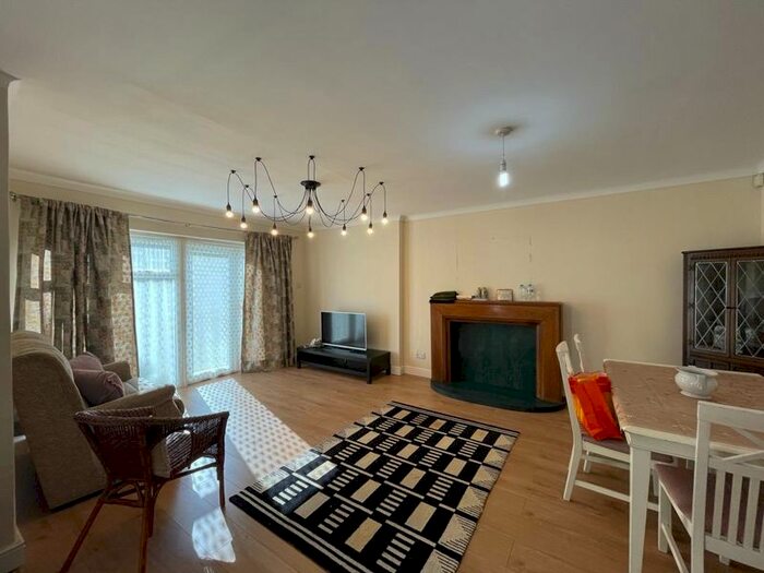 Studio To Rent In The Grove, Edgware, HA8