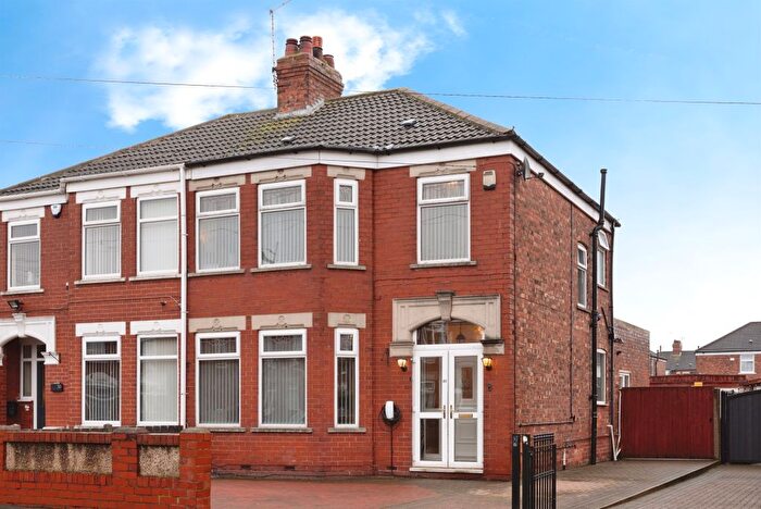 3 Bedroom Semi-Detached House For Sale In Waldegrave Avenue, Hull, HU8