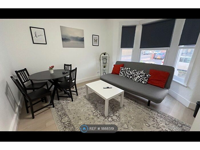 1 Bedroom Flat To Rent In Elmstead Road, Ilford, IG3