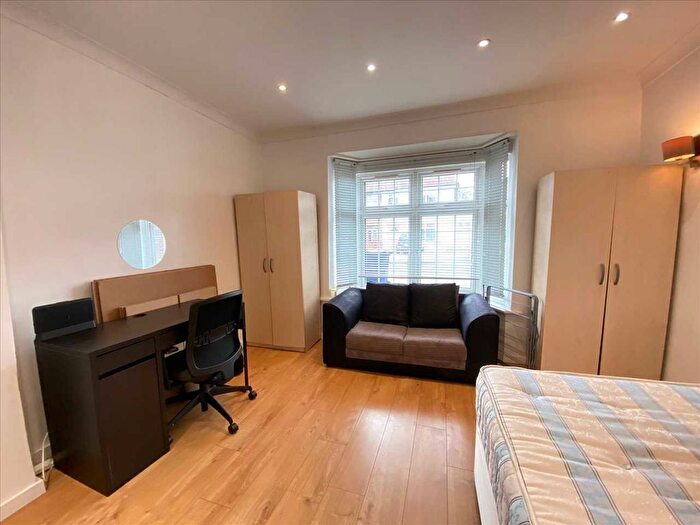 Property To Rent In St Andrews Road, Acton, W3