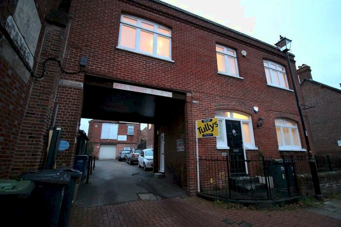 1 Bedroom Flat To Rent In South Street, Havant, PO9