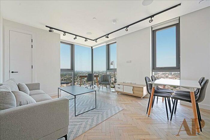2 Bedroom Apartment To Rent In Valencia Tower, Bollinder Place, London, EC1V