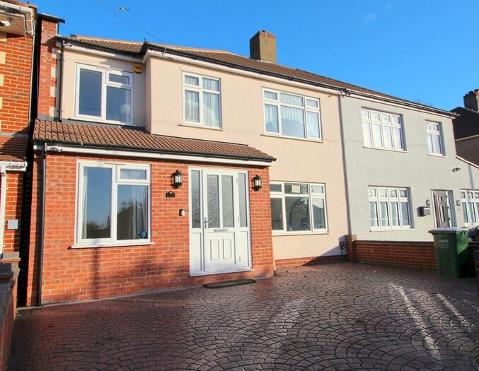 4 Bedroom Semi-Detached House To Rent In Hurlingham Road, Bexleyheath DA7