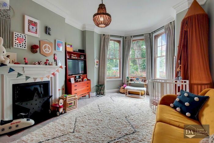 2 Bedroom Flat To Rent In Priory Road, London, N8