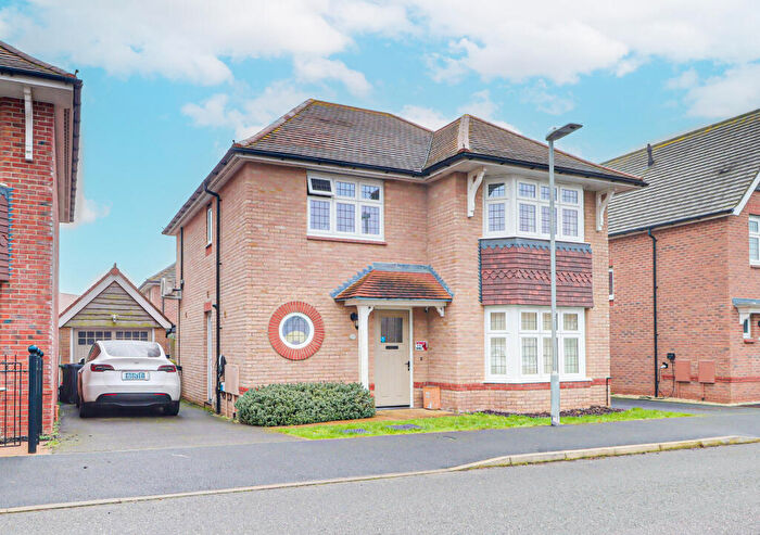 3 Bedroom Detached House For Sale In Magpie Meadows, Caddington, Luton, LU1