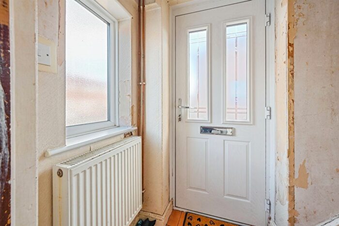 2 Bedroom Semi-detached House For Sale In Suffolk Avenue, Derby, DE21