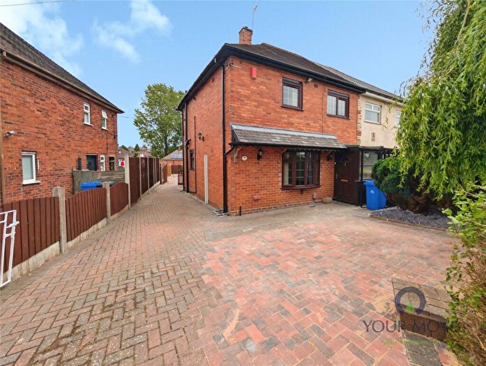 3 Bedroom Semi-Detached House To Rent In Winchester Avenue, Stoke-on-Trent, Staffordshire, ST2