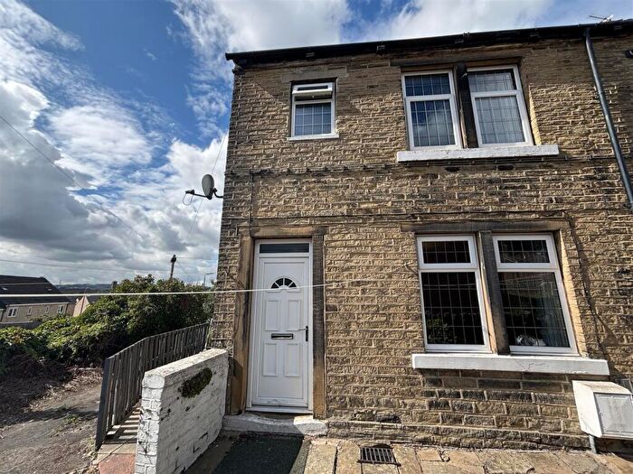 1 Bedroom End Of Terrace House For Sale In Field Top, Bailiff Bridge, Brighouse, HD6